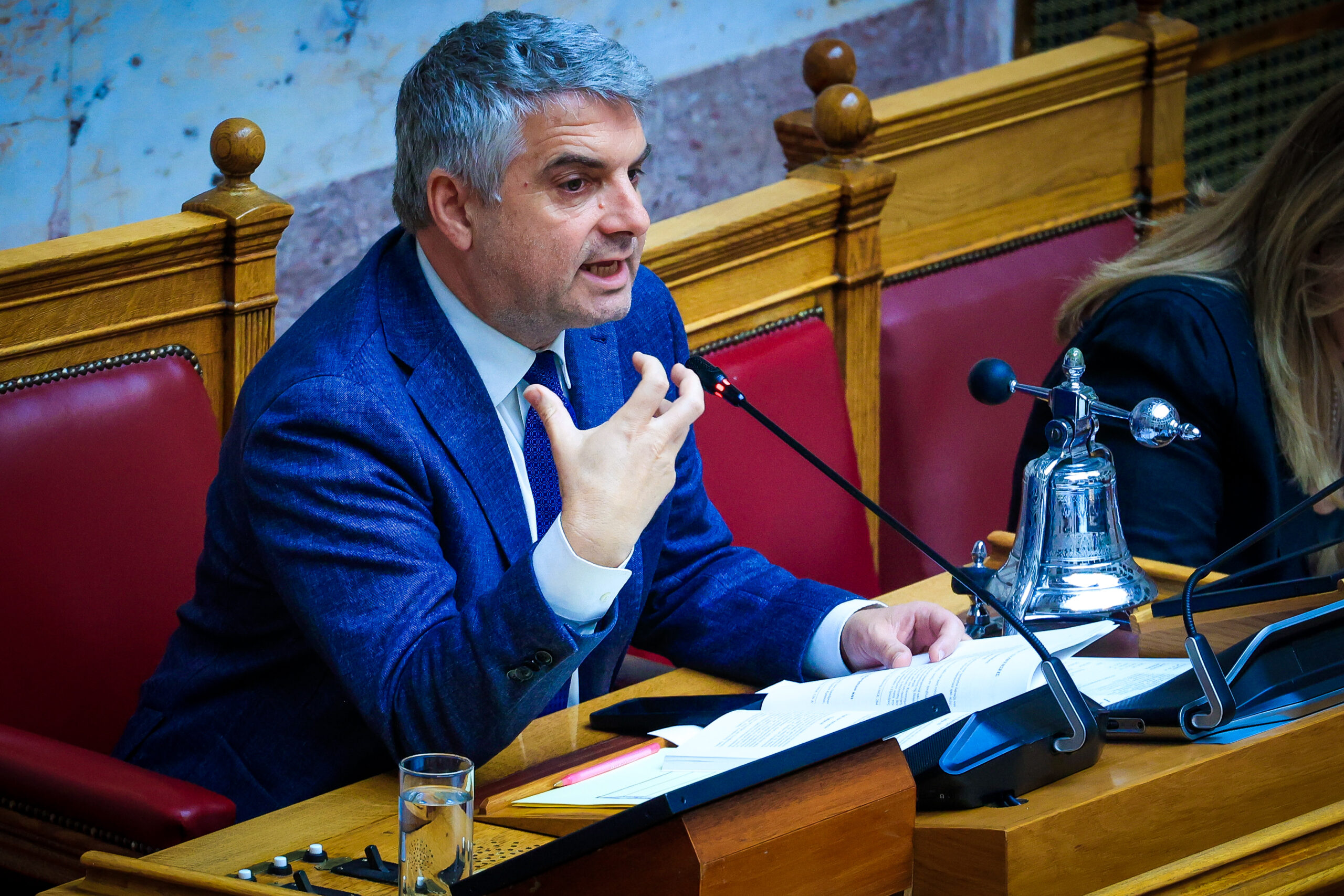 Οδυσσέας Κωνσταντινόπουλος για φήμες προσχώρησης στη ΝΔ: «Παραμένω στο ΠΑΣΟΚ – Αυτά τα ξεφτιλίκια, δεν τα κάνω»
