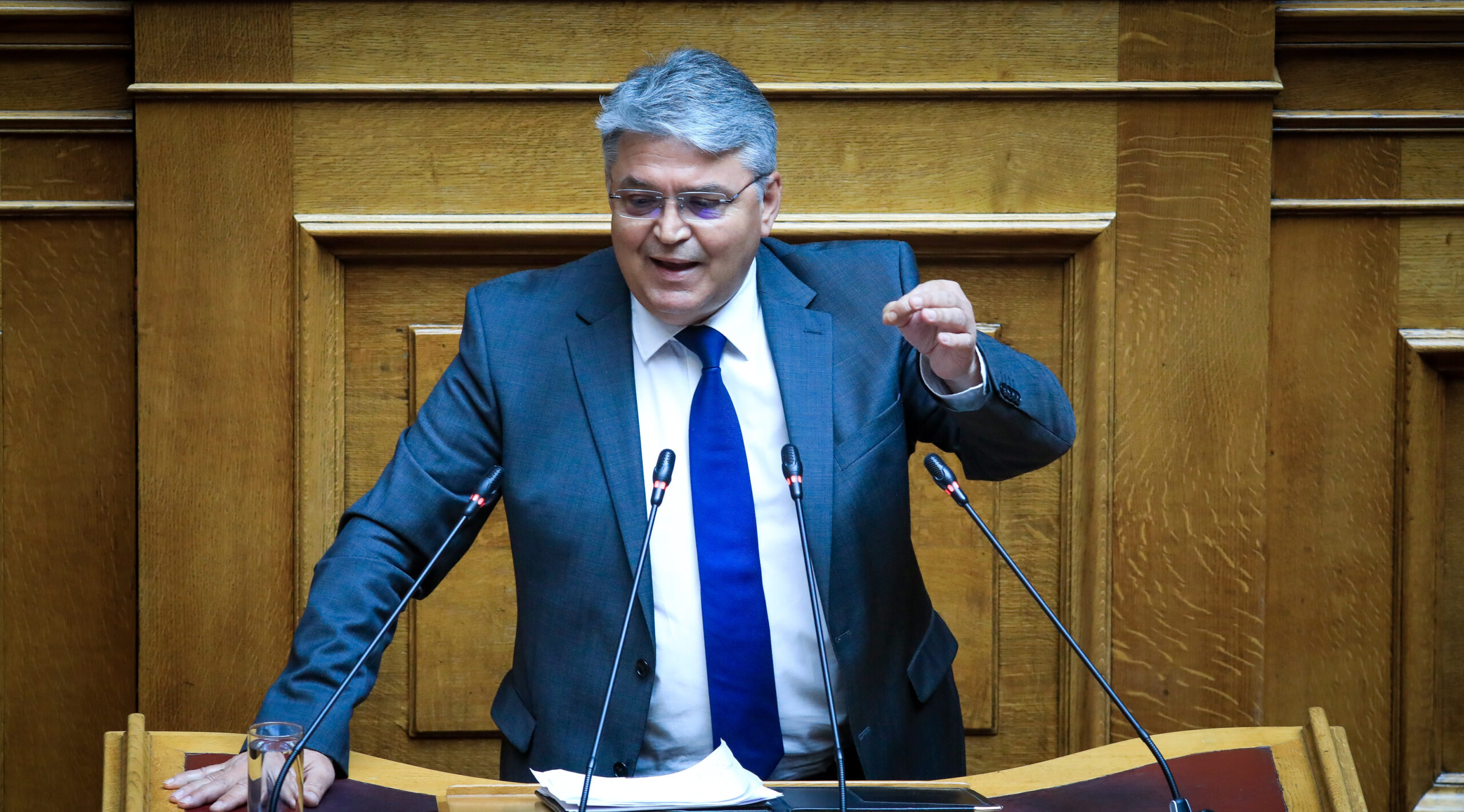 Νατσιός: «Πώς μπορεί μια κυβέρνηση να επαίρεται ότι είναι πετυχημένη όταν ο Έλληνας πολίτης χάνει το σπίτι του;»