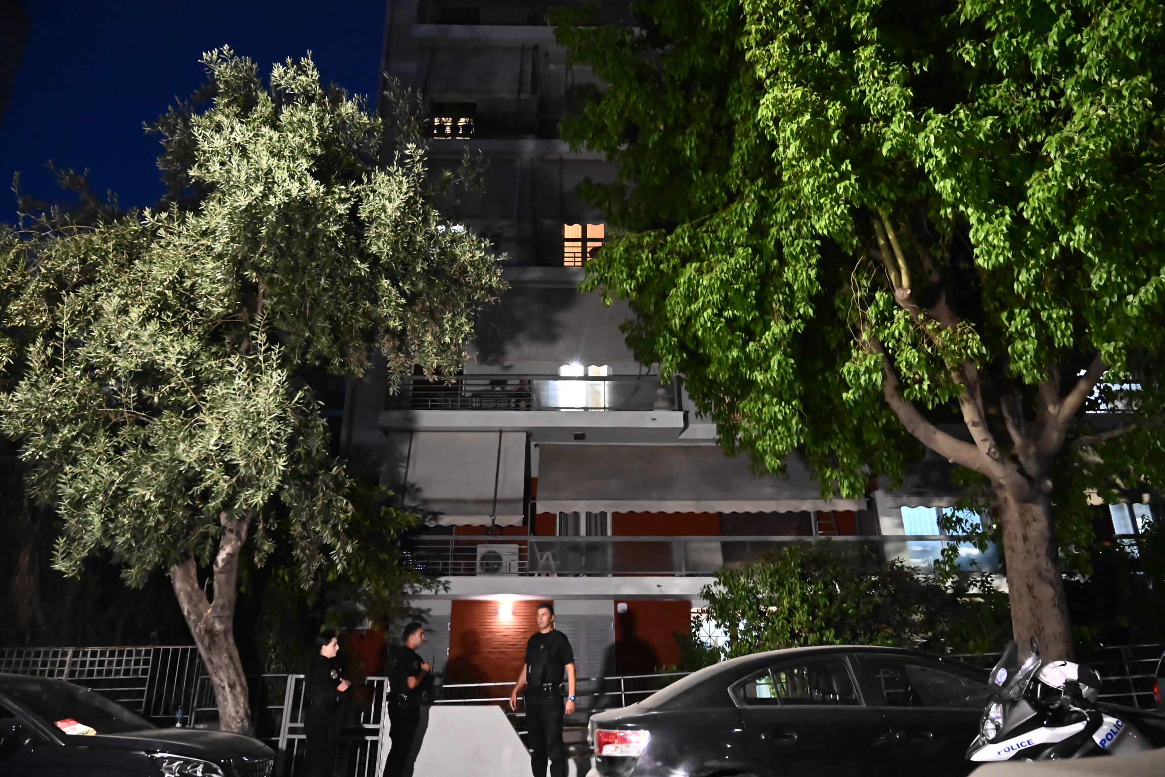 Νέος Κόσμος: Νεκρό ηλικιωμένο ζευγάρι σε διαμέρισμα – Την δολοφόνησε ο άνδρας της και αυτοκτόνησε