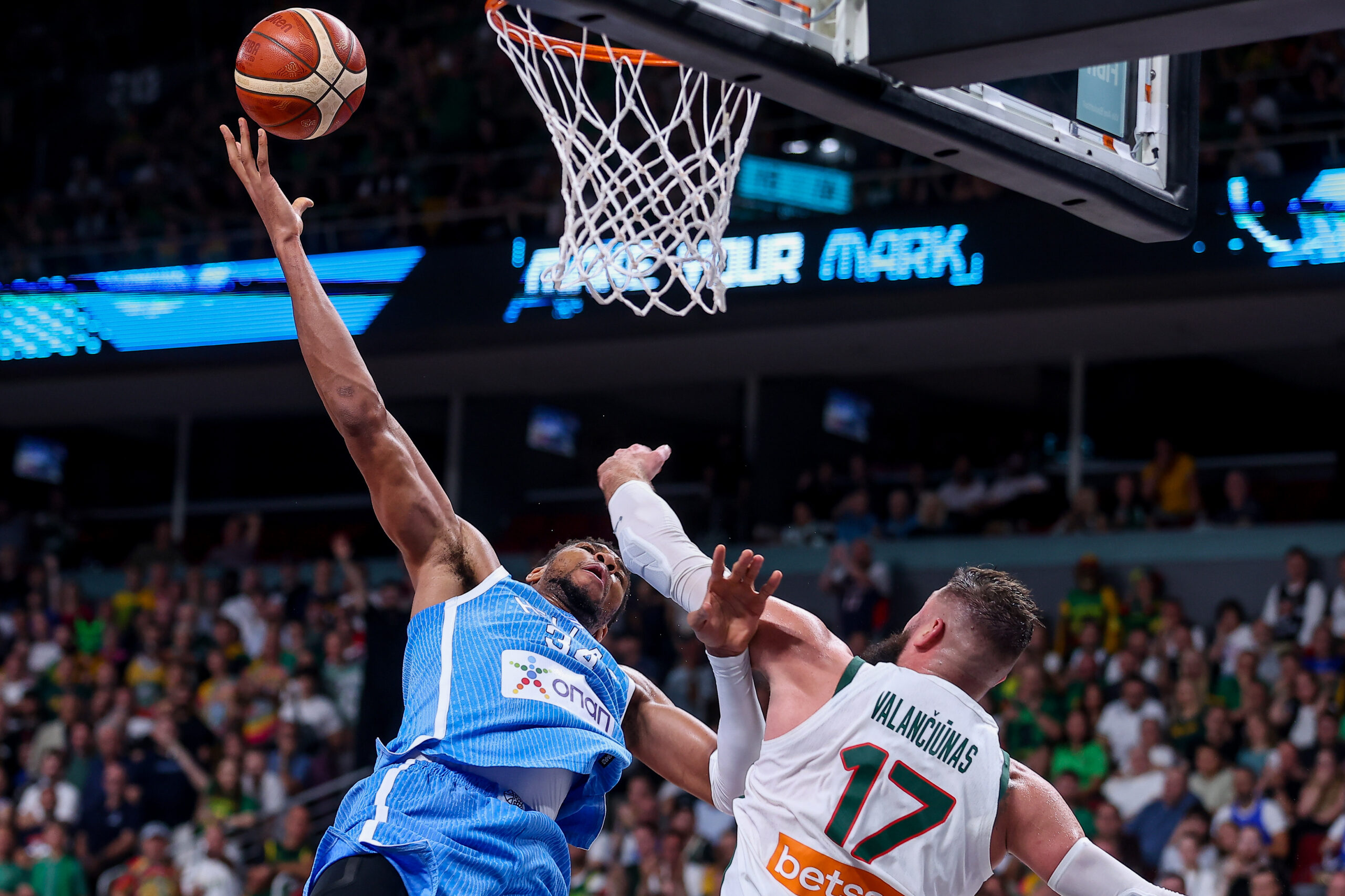 EuroBasket 2025: Η Εθνική διέλυσε τη Λιθουανία και αντιμετωπίζει Τουρκία στους «4»