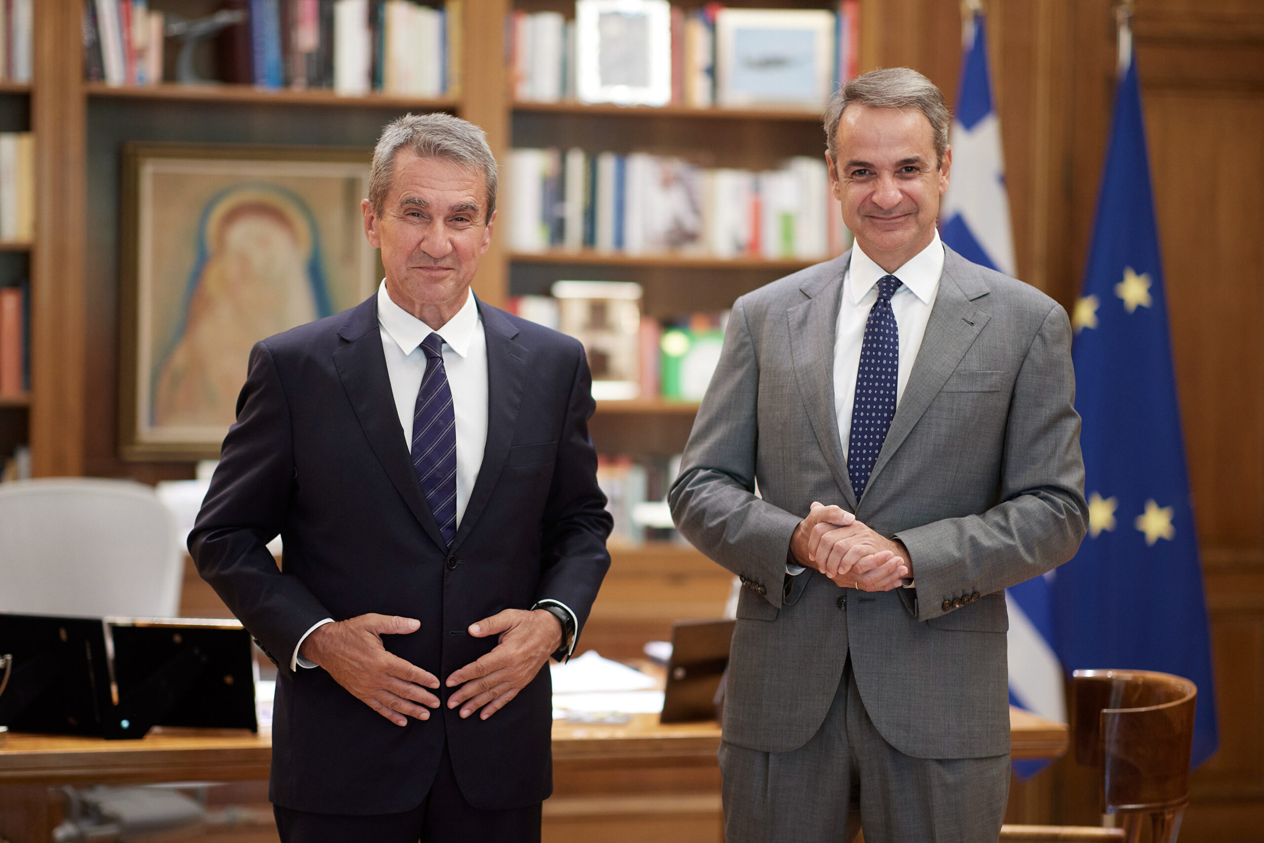 Από τα «καρτέλ» στα… «πατριωτικά»