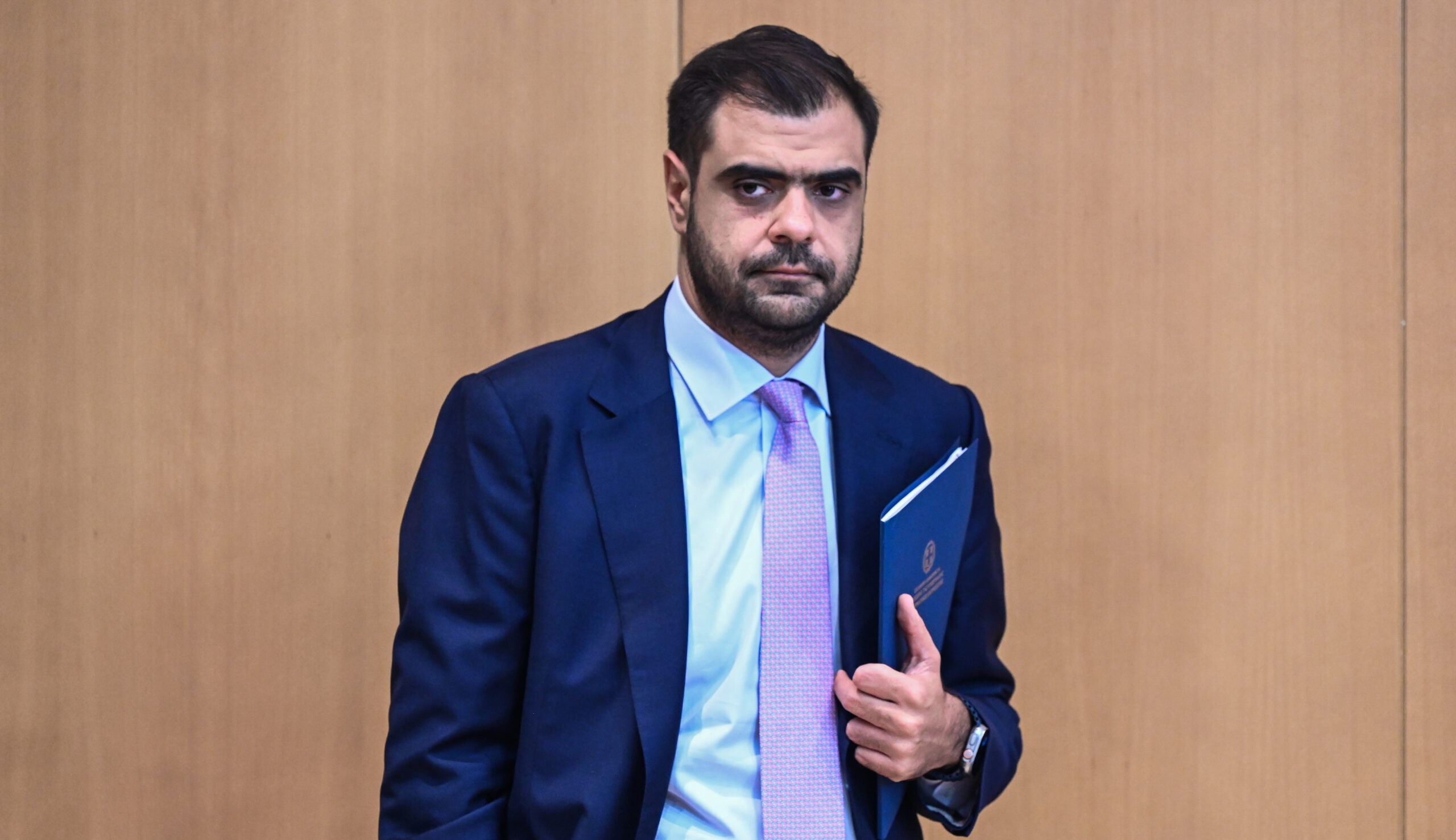 Δικογραφία για 28χρονο που έστελνε απειλητικά μηνύματα στον Π. Μαρινάκη: «Να θυσιαστείς εσύ και ο Άδωνις ρε πουτ…δολοφόνε»
