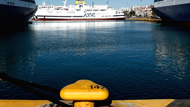 Απεργία στα πλοία της ακτοπλοΐας μετά τον θάνατο 20χρονου ναυτεργάτη στο Blue Star Χίος