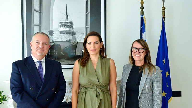Σύσκεψη του πρέσβη και της προξένου της Μεγάλης Βρετανίας με την υπουργό Τουρισμού για την τουριστική συνεργασία