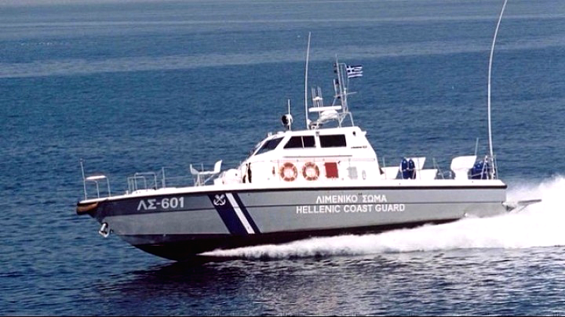 Επιχείρηση διάσωσης 35 αλλοδαπών και αναζητήσεις για αγνοούμενο νότια της Γαύδου