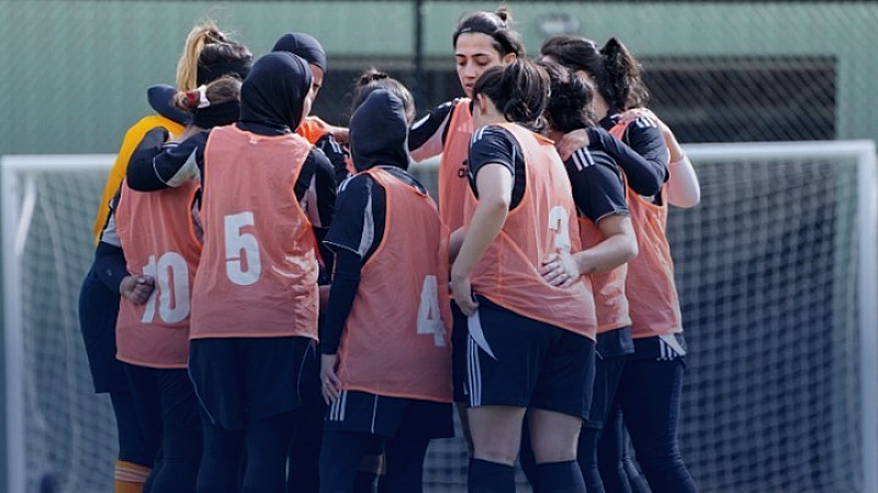 Ντεμπούτο της εθνικής γυναικών του Αφγανιστάν σε τουρνουά στα Ηνωμένα Αραβικά Εμιράτα