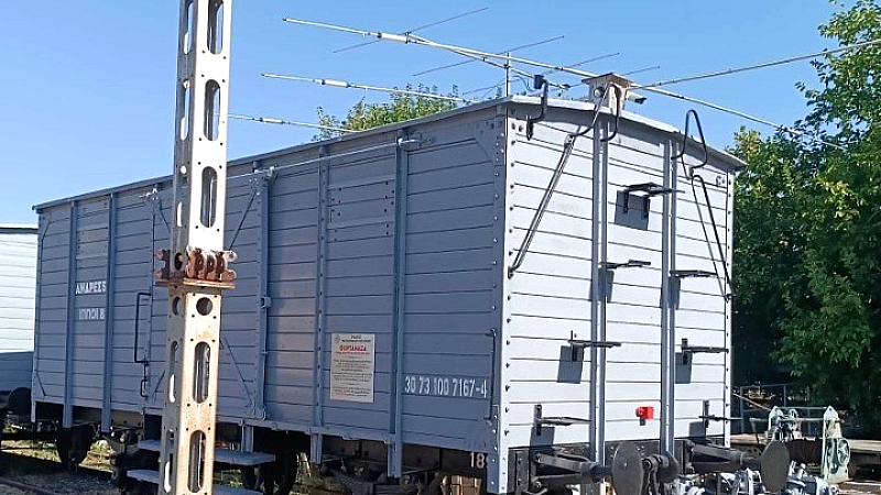 Διεθνείς επισκέπτες ανακαλύπτουν τα βαγόνια που μετέφεραν Εβραίους στα ναζιστικά στρατόπεδα εξόντωσης
