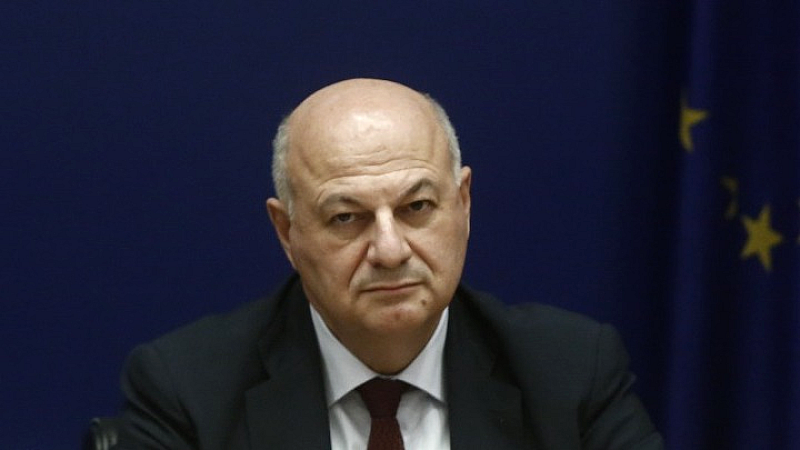 Αίτημα Τσιάρα στον Ευρωπαίο Επίτροπο Υγείας για επιστημονική τεκμηρίωση πριν την εμβολιαστική εκστρατεία