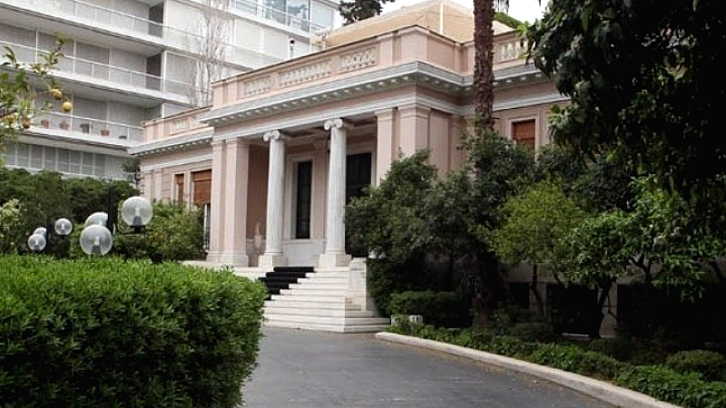 Κυβερνητικές πηγές αποκαλύπτουν: Η χώρα επιβαρύνεται από ακοστολόγητα προγράμματα και ανεύθυνες προτάσεις