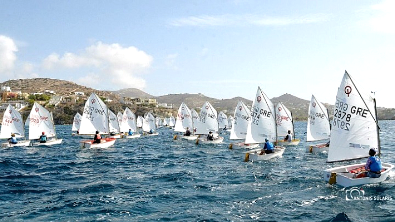Αγώνας Open Πανελλήνιο Όπτιμιστ U16 με 178 σκάφη στη Σύρο
