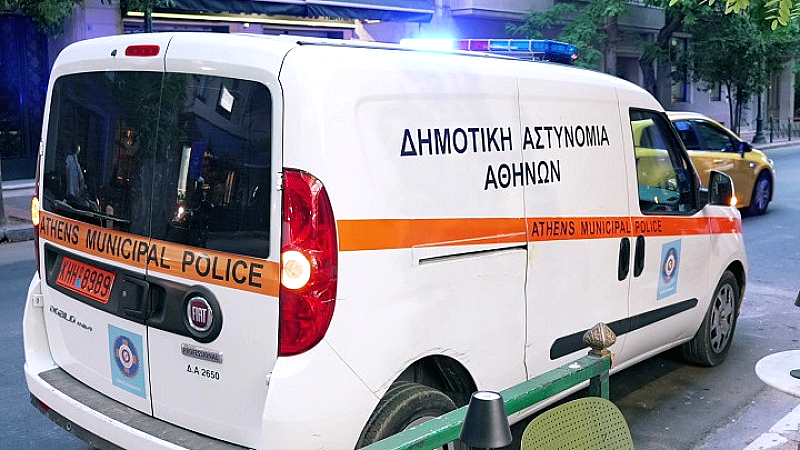 Σφραγίσεις καταστημάτων στον Δήμο Αθηναίων για παραβάσεις κοινόχρηστου χώρου