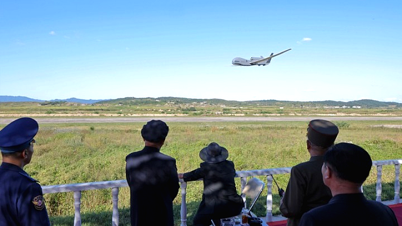 Κιμ Γιονγκ Ουν: Δοκιμές drones εφόρμησης και στρατηγική στρατιωτικής συνεργασίας