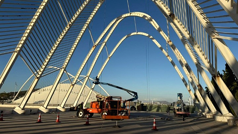 Προχωρούν οι εργασίες αποκατάστασης στις εμβληματικές κατασκευές του Καλατράβα στο ΟΑΚΑ