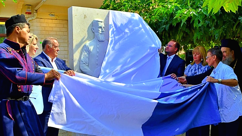 Συγκινητικά αποκαλυπτήρια του μνημείου των Μακεδονομάχων στην Αρναία