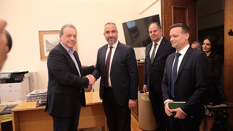 Άμεση αναγνώριση της Παλαιστίνης και κυρώσεις κατά του Ισραήλ απαιτεί ο Σωκράτης Φάμελλος