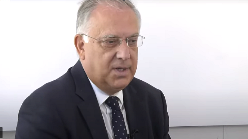 Ενισχύοντας την ελληνική βιομηχανία: Ο Τάκης Θεοδωρικάκος στο ETVAVIPE Studio