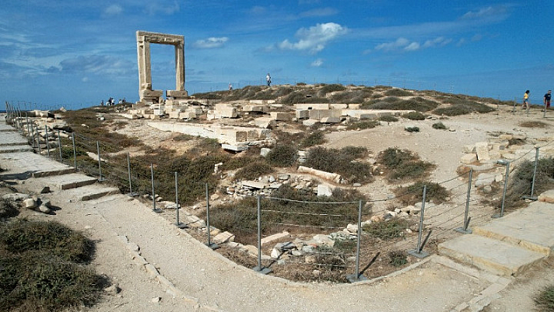 Νέα μόνιμη περίφραξη στην Πορτάρα Νάξου – Παραίτηση του Δήμου από την αίτηση προς το Πρωτοδικείο