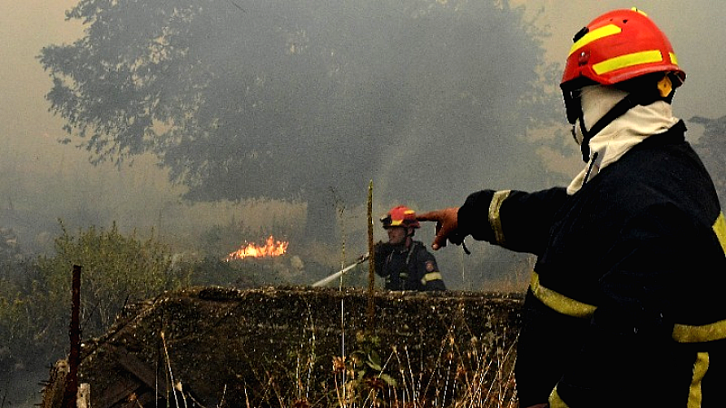 Έλεγχος της πυρκαγιάς σε δασική περιοχή στο Μυρτόφυτο Παγγαίου Καβάλας