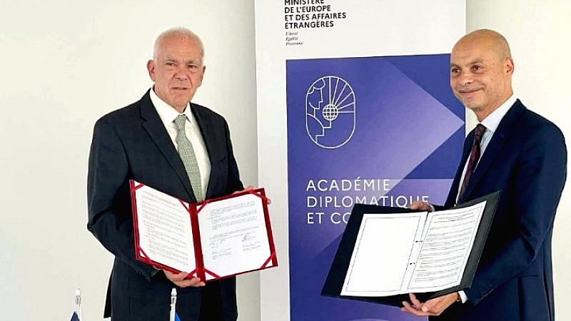 Σημαντική συνεργασία Ελλάδας και Γαλλίας στον τομέα της διπλωματικής εκπαίδευσης