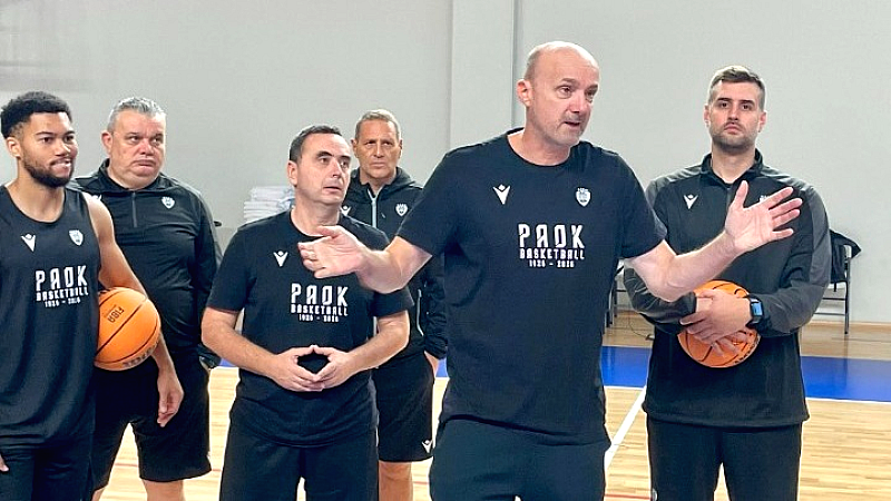 Ζντοβτς: «Σεβόμαστε κάθε αντίπαλο, εμπιστεύομαι την ομάδα μου»