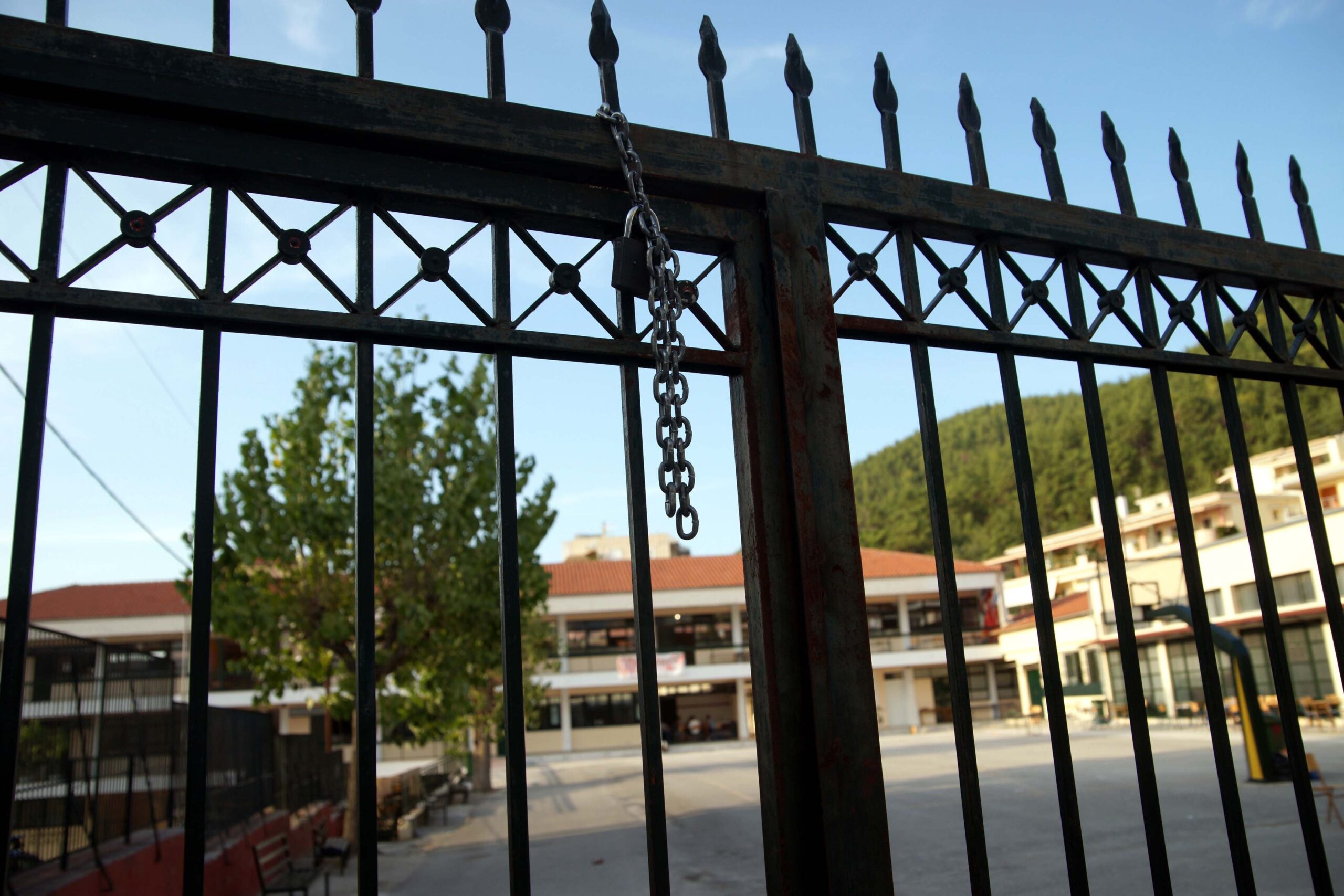 Κλειστά σχολεία λόγω έλλειψης μαθητών: Αναστολή λειτουργίας σε δεκάδες εκπαιδευτικά ιδρύματα στην περιφέρεια