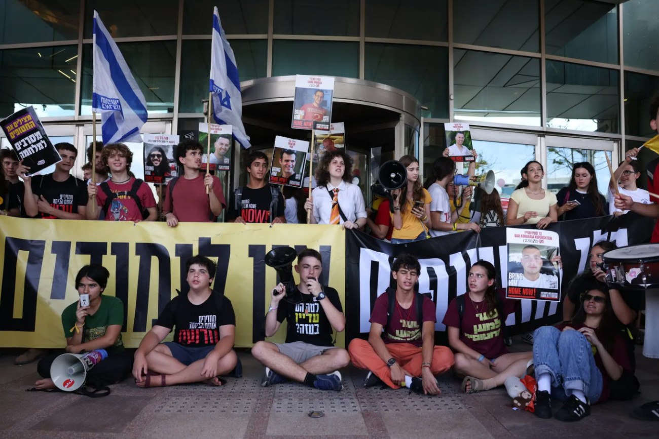 Ισραήλ: Μαθητές ζητούν ειρηνική συμφωνία και απελευθέρωση ομήρων με αποχή από τα μαθήματα