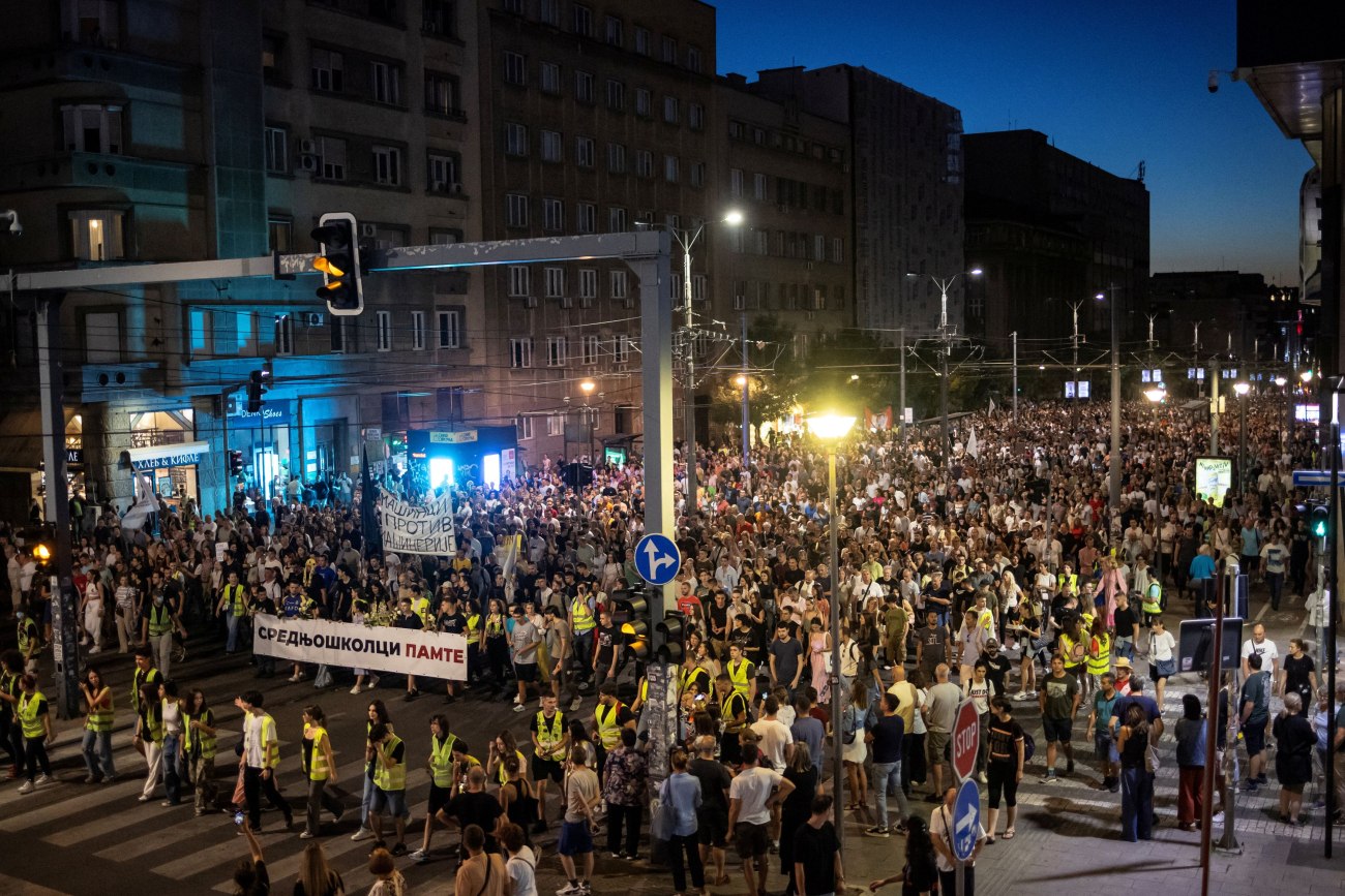 Σερβία: Μαζικές αντικυβερνητικές διαδηλώσεις εν μέσω της επίσκεψης Βούτσιτς στην Κίνα