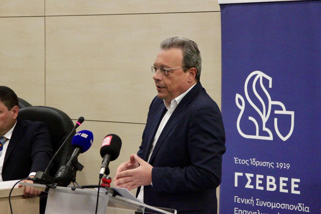 Φάμελλος: Η κυβέρνηση εκμεταλλεύτηκε την κλιματική κρίση προς όφελος των πλουσίων