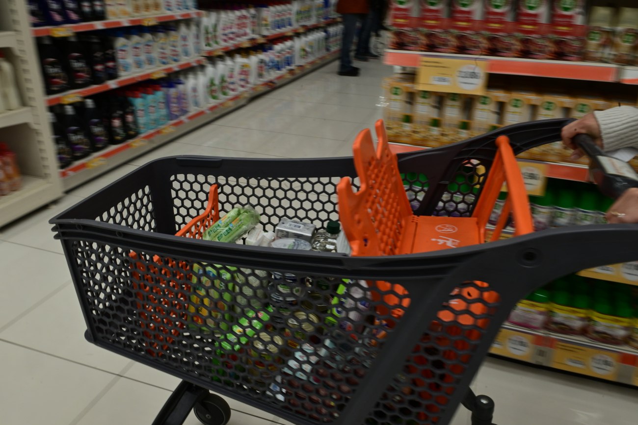 Πίεση για μειώσεις τιμών σε 1.000 προϊόντα από τις αλυσίδες σούπερ μάρκετ