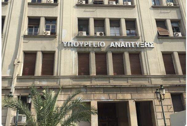 Το υπουργείο Ανάπτυξης απαντά στις κατηγορίες του ΠΑΣΟΚ για την ακρίβεια