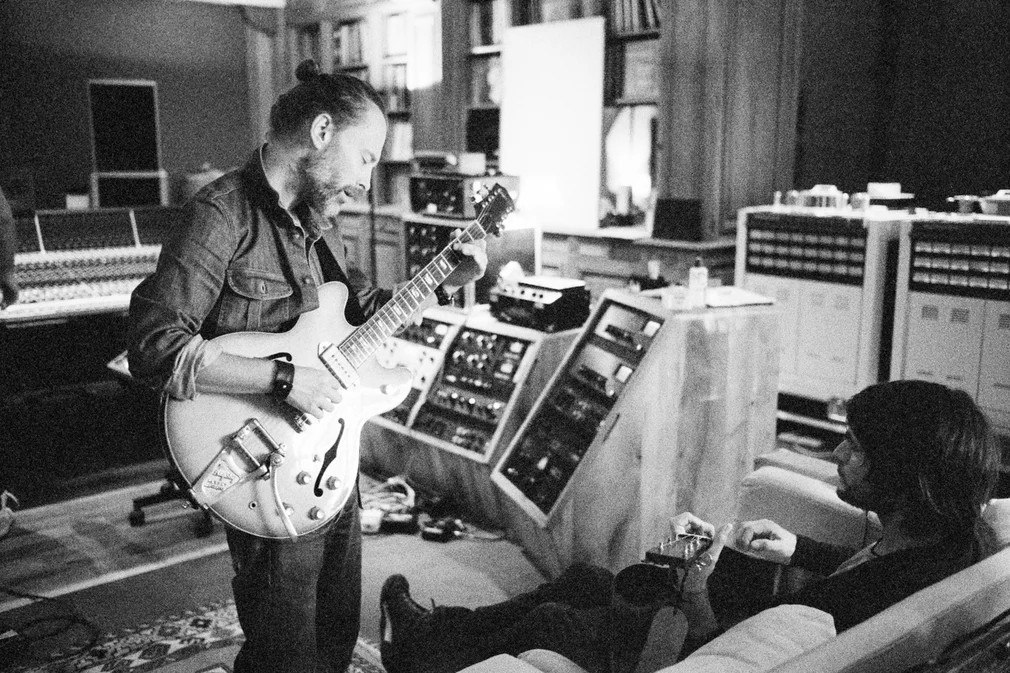 Radiohead: Επιστροφή στη σκηνή μετά από επτά χρόνια σιωπής με πολιτικές αντιδράσεις