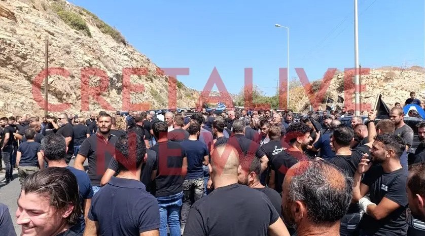 Κρήτη: Κτηνοτρόφοι διαμαρτύρονται στους δρόμους για το σκάνδαλο του ΟΠΕΚΕΠΕ