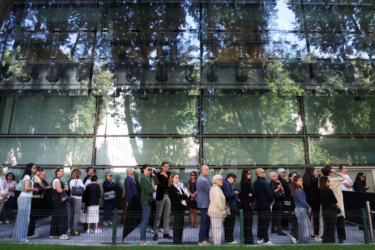 Τζόρτζιο Αρμάνι: Λαϊκό προσκύνημα για τον θρύλο της μόδας στο Μιλάνο