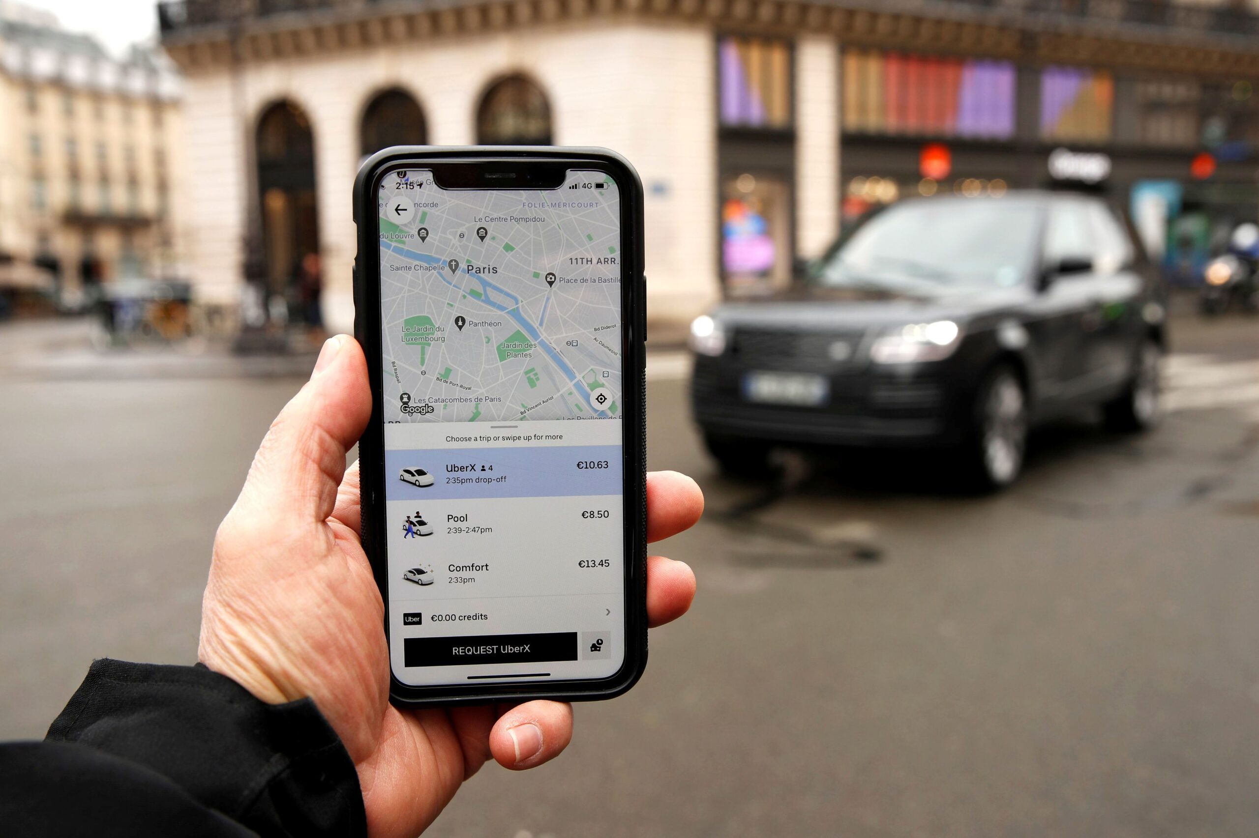 Η Uber σχεδιάζει να εισάγει ρομποταξί στην Ευρώπη