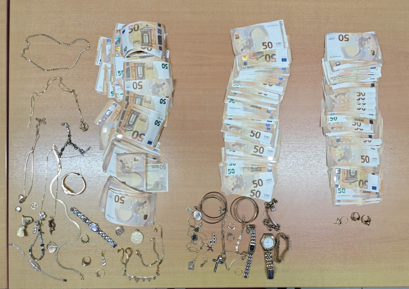 Κεφαλονιά: Εξαρθρώθηκε εγκληματική ομάδα που διέπραττε τηλεφωνικές απάτες