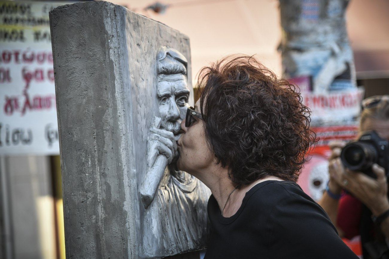 Μάγδα Φύσσα: Οι δολοφόνοι ελεύθεροι, οι αλληλέγγυοι φυλακισμένοι – Η αντίδραση στην αποφυλάκιση του Μιχαλολιάκου