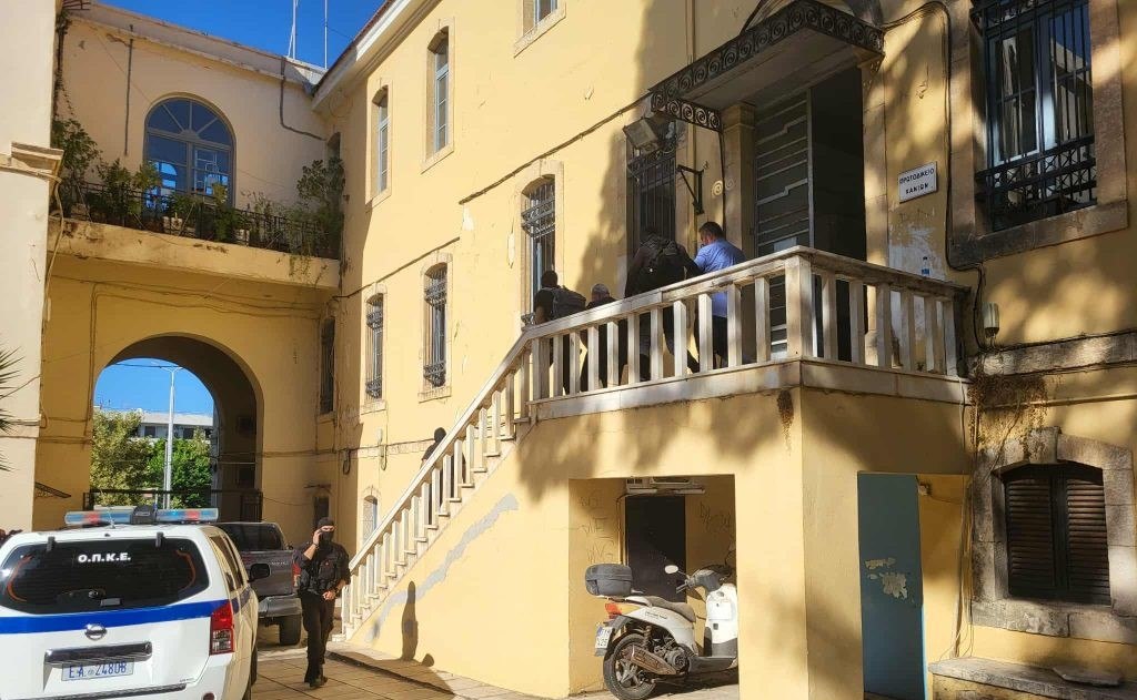 Κρητική μαφία: Ο ιερέας πήρε προθεσμία για την απολογία του στην υπόθεση εκβιασμού και υφαρπαγής εκκλησιαστικής περιουσίας