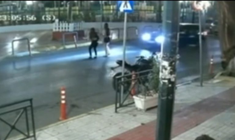Τροχαίο ατύχημα με εγκατάλειψη στα Καμίνια: Θύμα μια 16χρονη κοπέλα