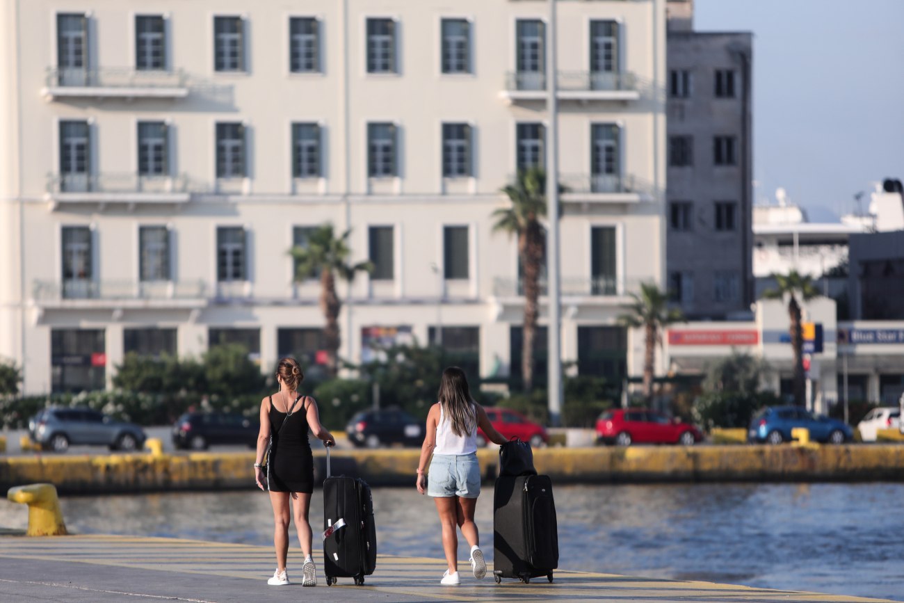 Το καμπανάκι για τον ελληνικό τουρισμό: Πτώση στη μέση διάρκεια παραμονής των τουριστών