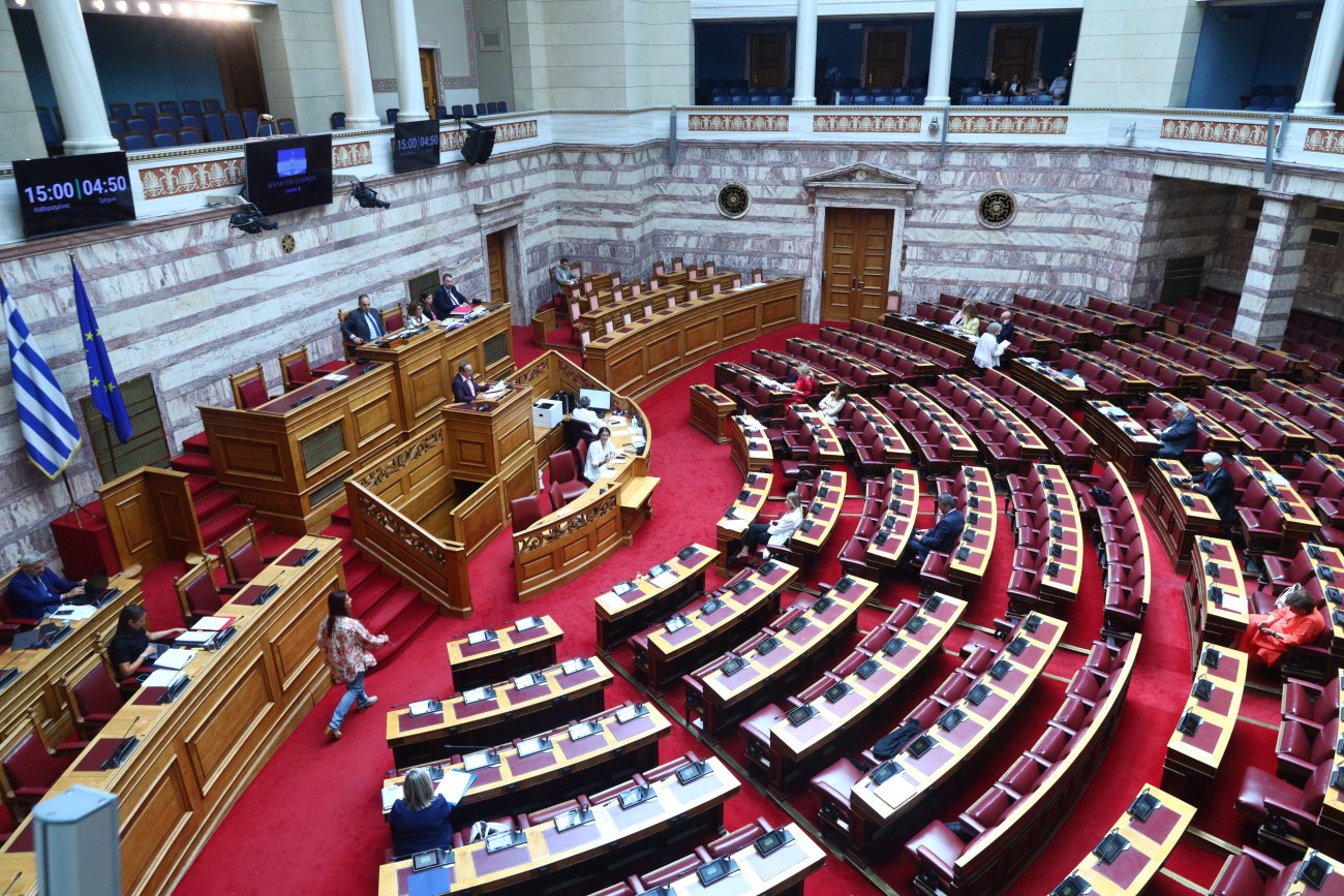 Πολιτική αντιπαράθεση μετά τη ΔΕΘ: Η σύγκρουση κυβέρνησης και ΠΑΣΟΚ