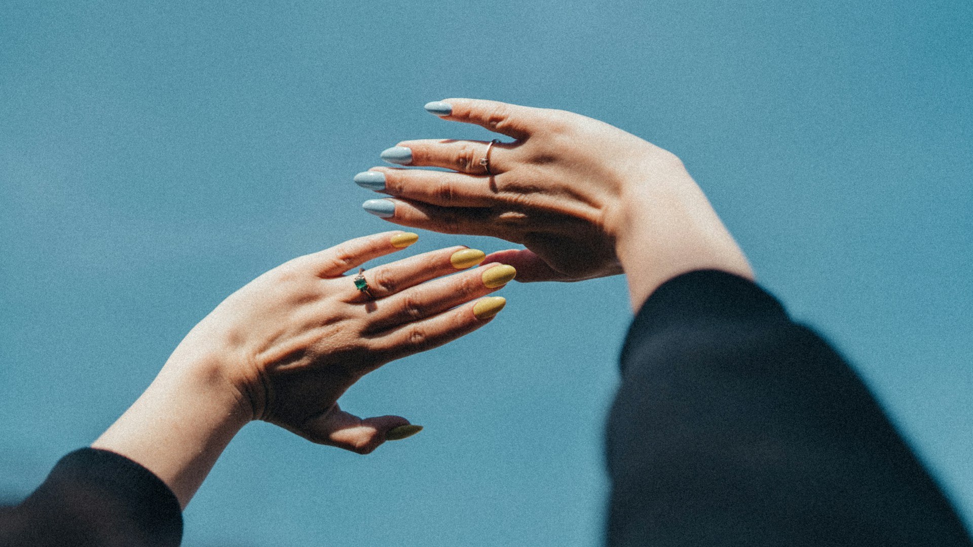 Τα κορυφαία nail looks του φθινοπώρου: 5 μοναδικές προτάσεις