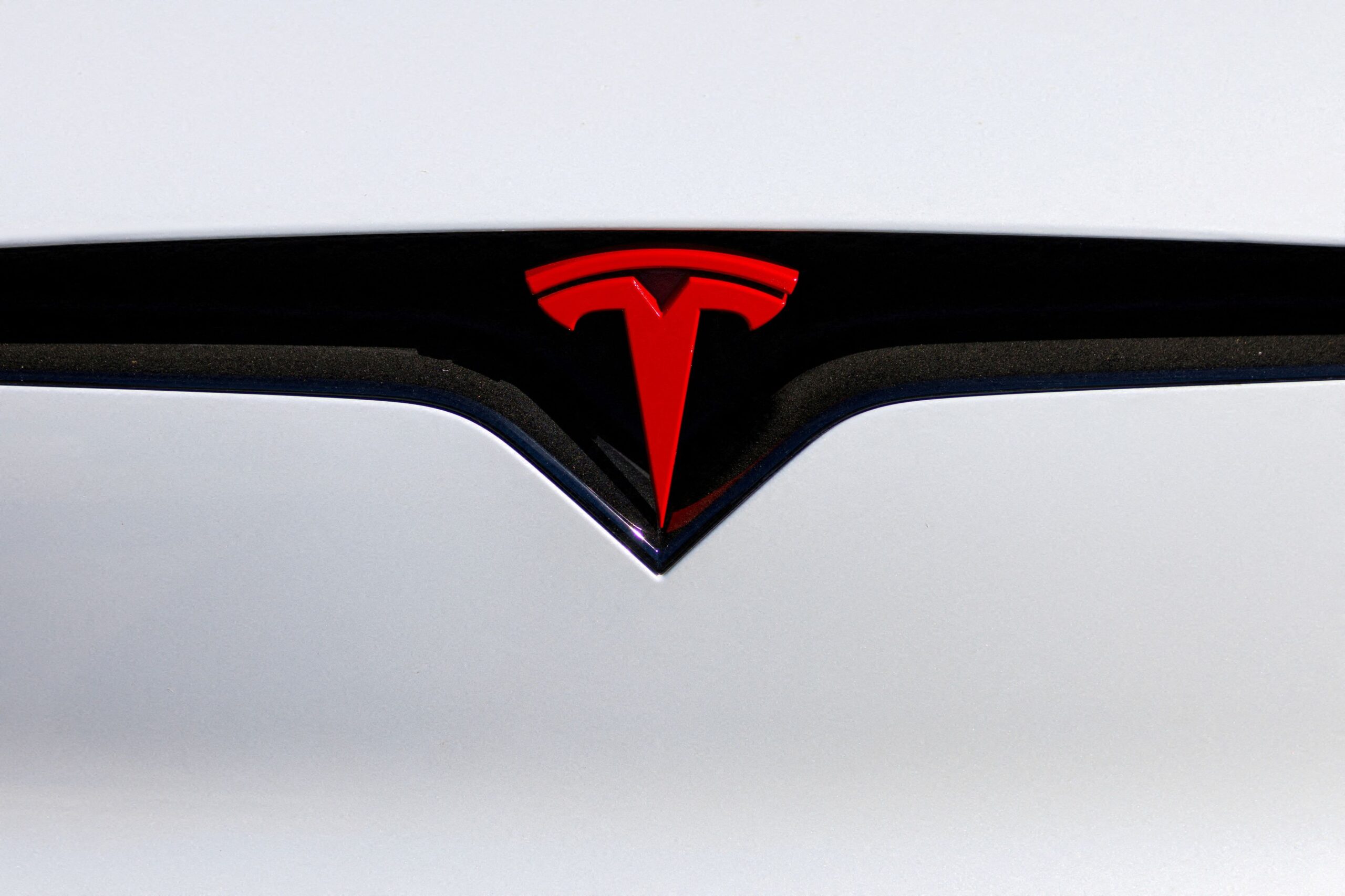 Η Tesla απέφυγε τη δίκη για δύο θανατηφόρα ατυχήματα με το Autopilot μέσω εξωδικαστικού συμβιβασμού