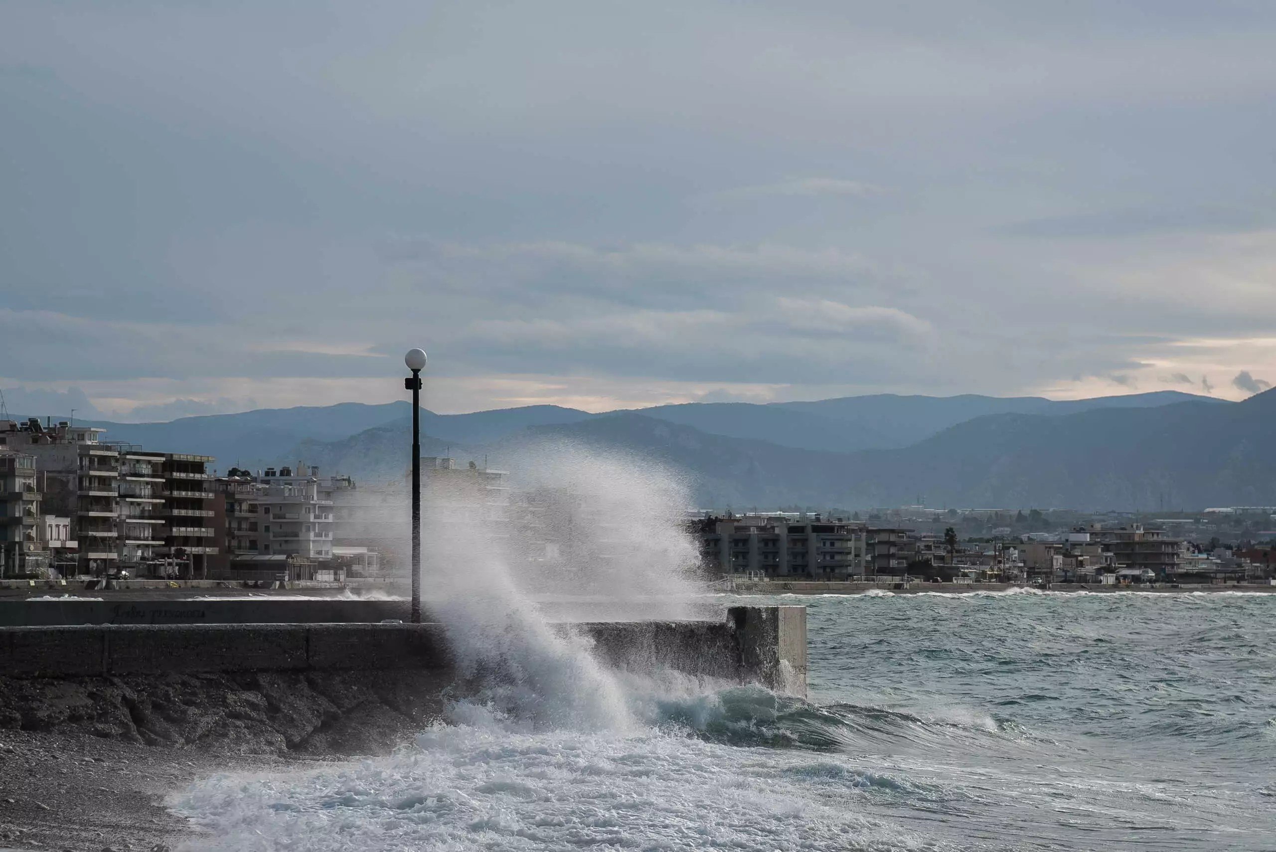 Έντονα καιρικά φαινόμενα: Ισχυροί άνεμοι και πτώση θερμοκρασίας από την Πέμπτη 18/09