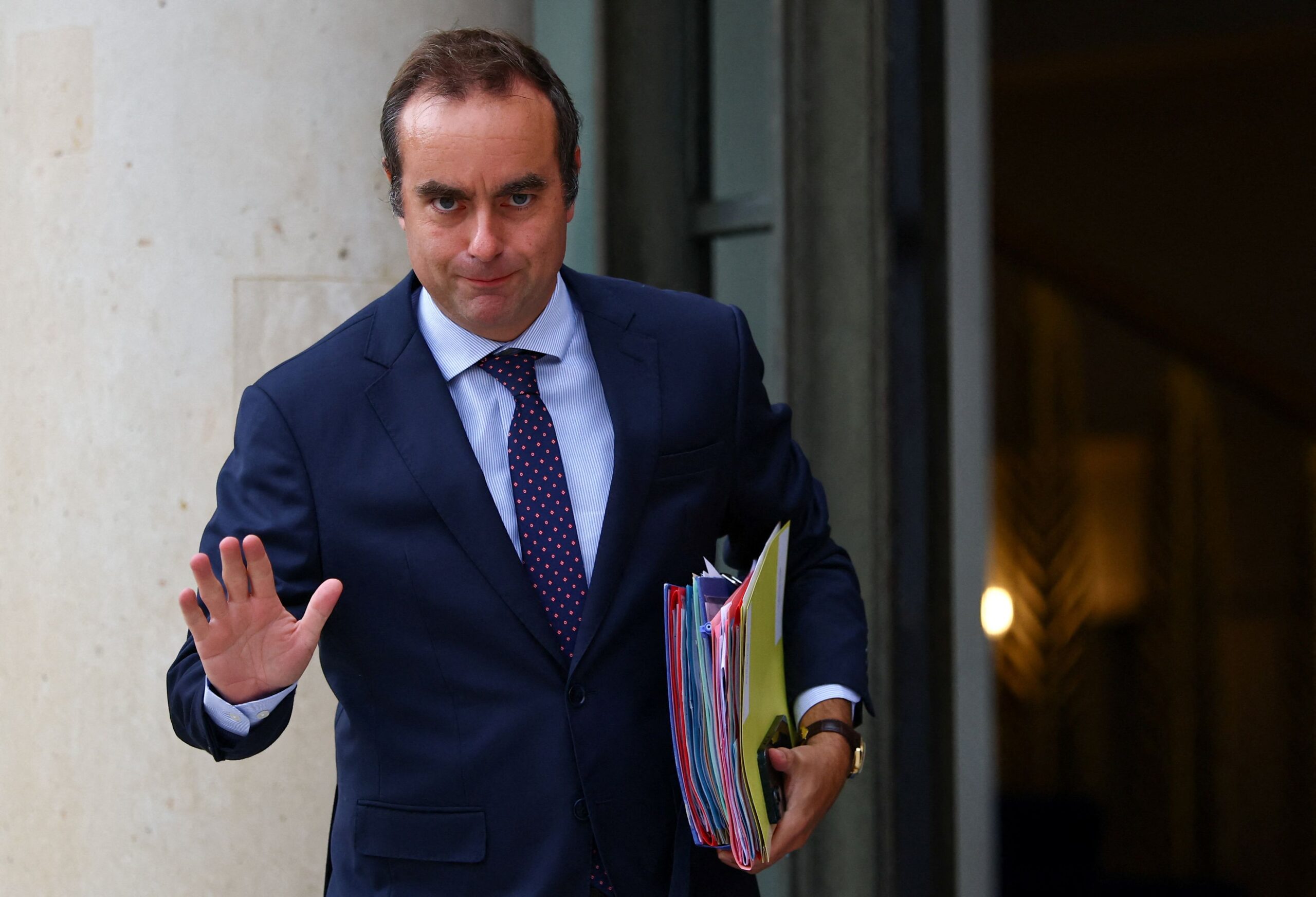 Το τελεσίγραφο στον Γάλλο πρωθυπουργό Λεκορνί: Ή θα φορολογήσεις τους πλούσιους ή θα αποτύχεις