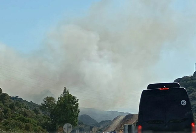 Εκτάκτως κινητοποίηση στον Άγιο Νικόλαο λόγω πυρκαγιάς στον ΧΥΤΑ