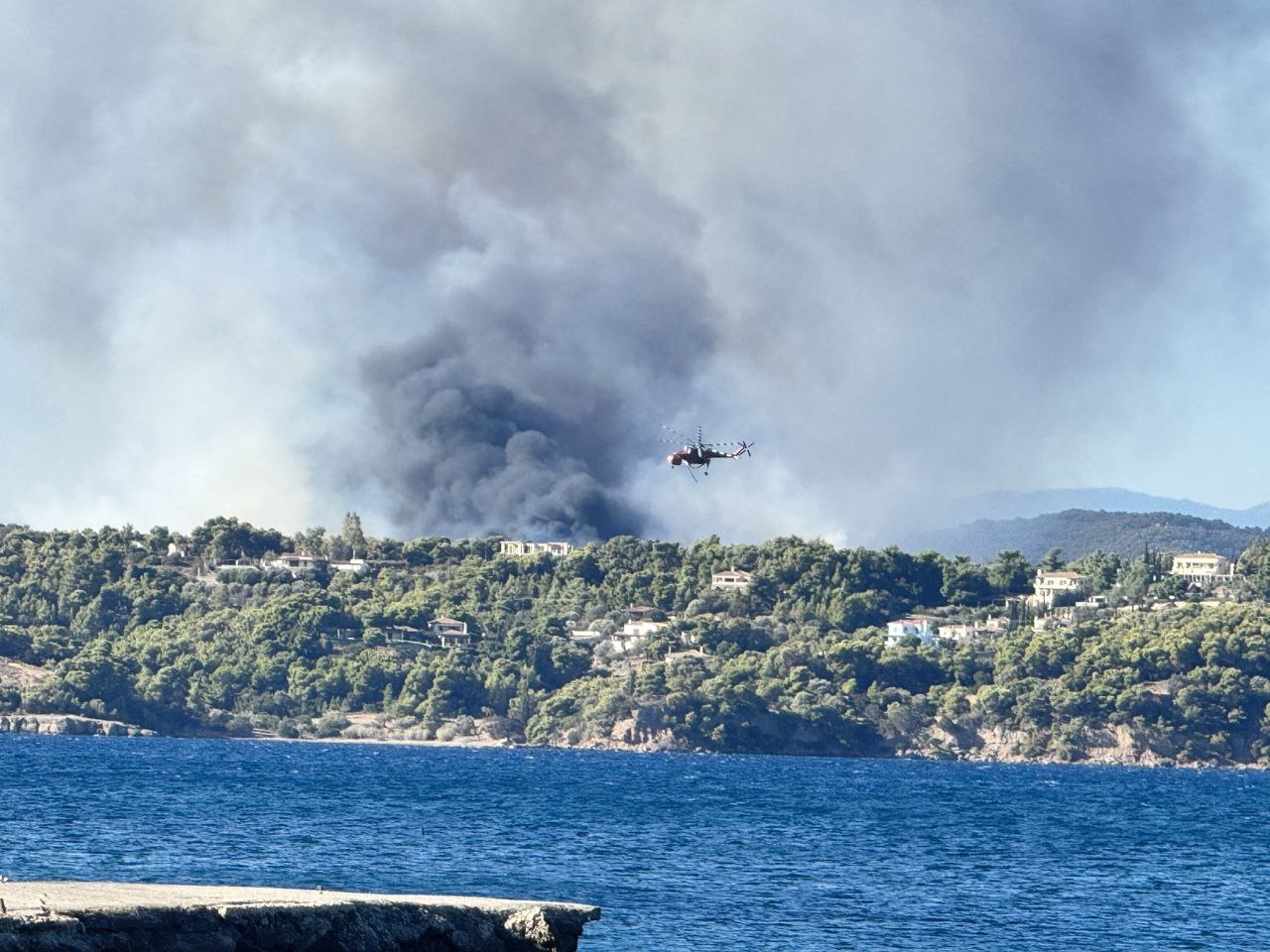 Αργολίδα: Ελέγχεται η φωτιά που εκδηλώθηκε το πρωί της Κυριακής στο Κουνούπι