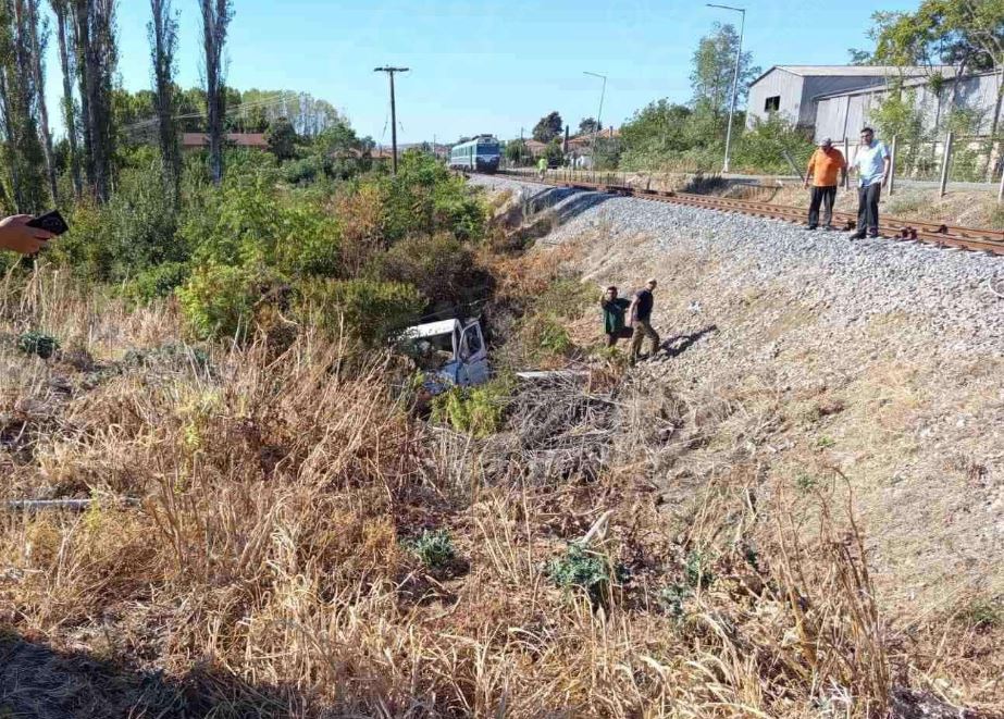 Σουφλί: Σύγκρουση τρένου με αγροτικό όχημα – Στο νοσοκομείο ο οδηγός
