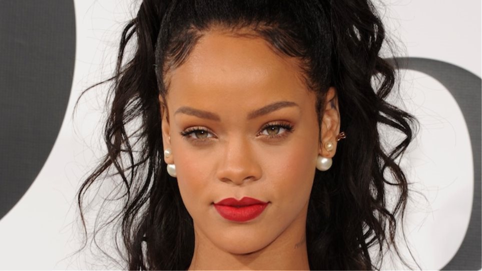 Rihanna: Γέννησε το τρίτο της παιδί