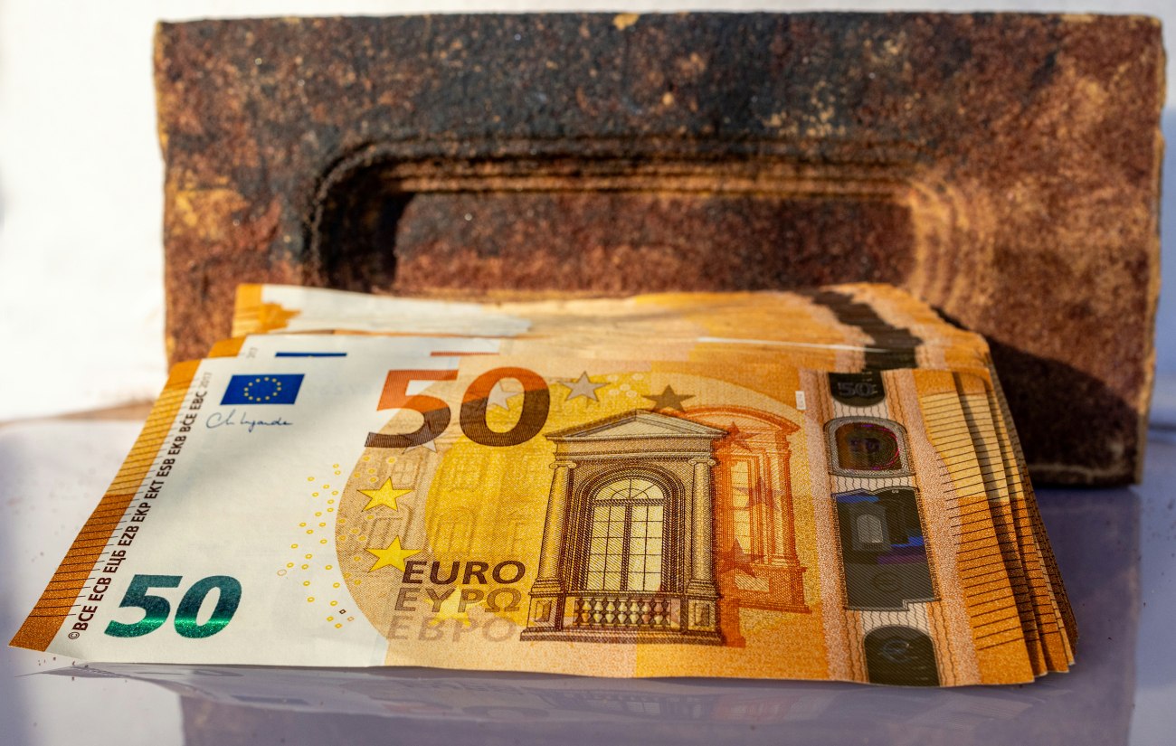 ΕΚΤ: Συνιστά στα νοικοκυριά τη διατήρηση μετρητών στο σπίτι λόγω πιθανών κινδύνων