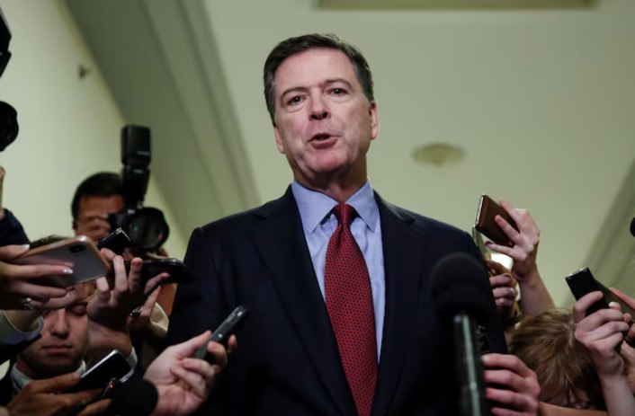 Κατηγορίες κατά του πρώην διευθυντή του FBI Τζέιμς Κόμι μετά τις εντολές του Τραμπ